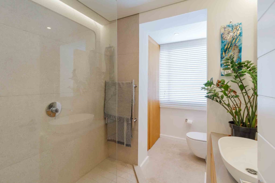 To Let 2 Bedroom Property for Rent in Sea Point Western Cape